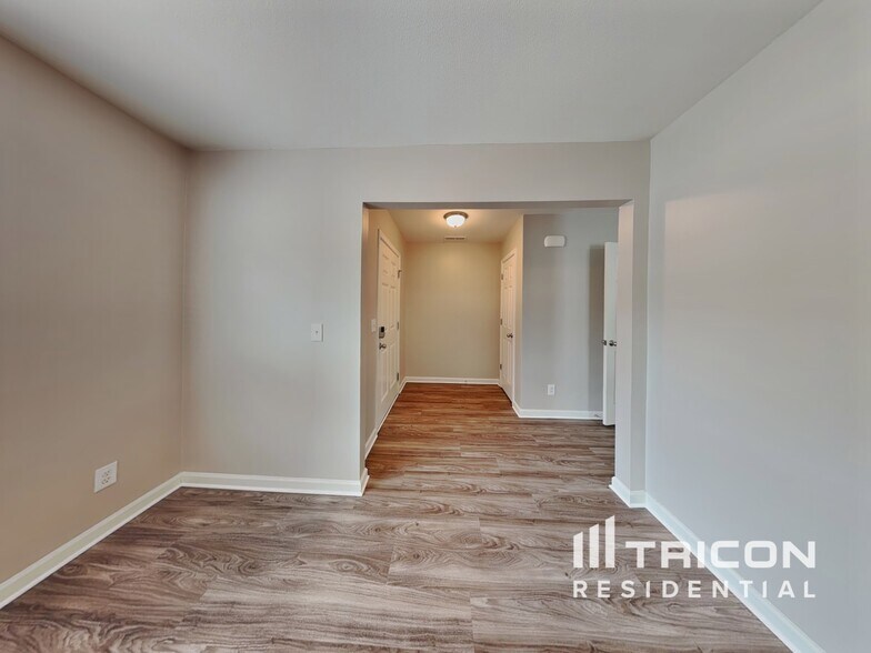 Building Photo - 3504 Whitworth Dr