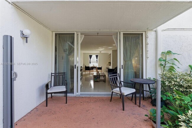 Building Photo - 2160 SW 16th Ave