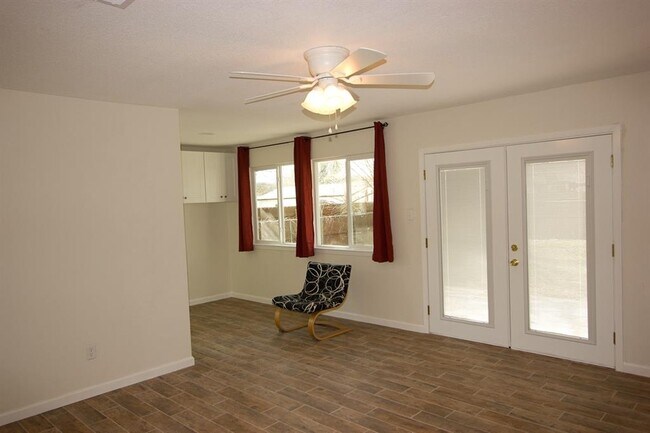 Building Photo - 6110 Wing Feather Dr