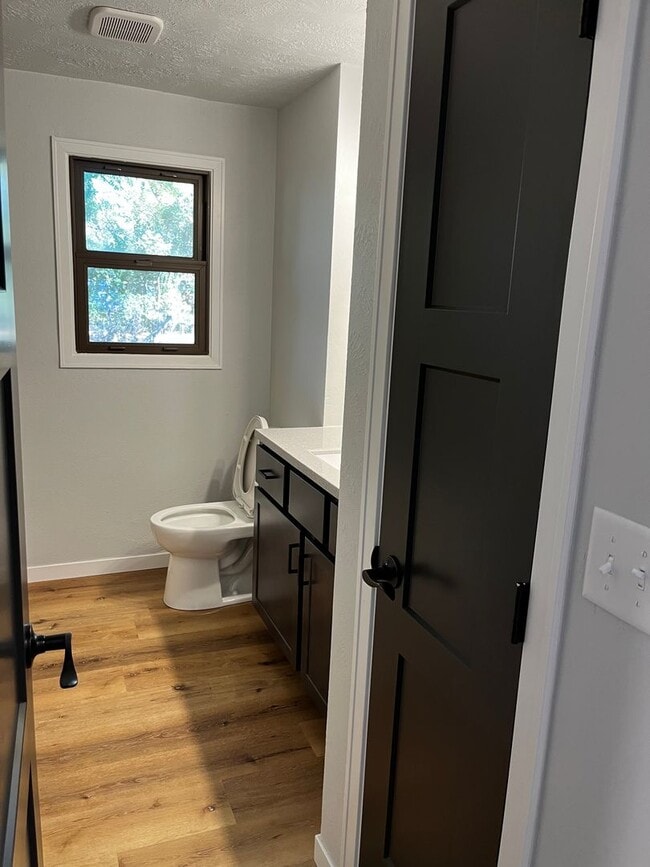 Building Photo - 3 Bed/1 Bath Ranch for rent in Brandon!