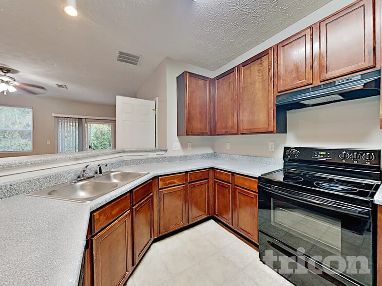 Building Photo - 135 Ellis Drive