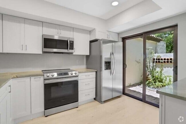 Building Photo - 3113 Kingswood Ter