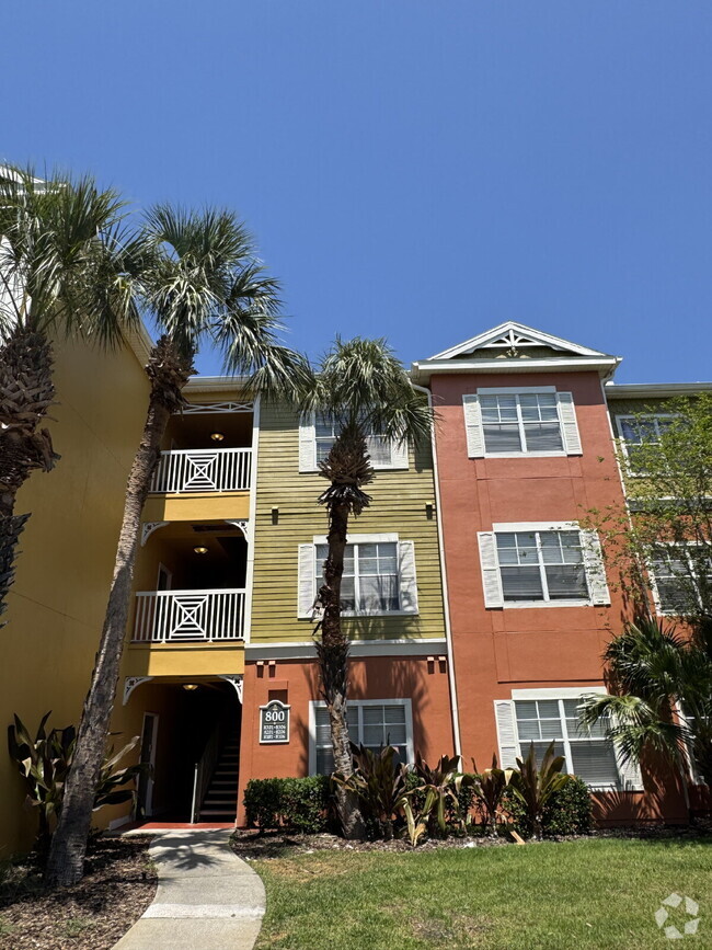 Building Photo - "Spacious 2-Bedroom Condo Retreat with 2 F...