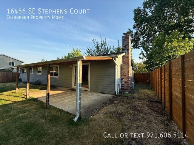 Building Photo - 16456 SE Stephens Ct