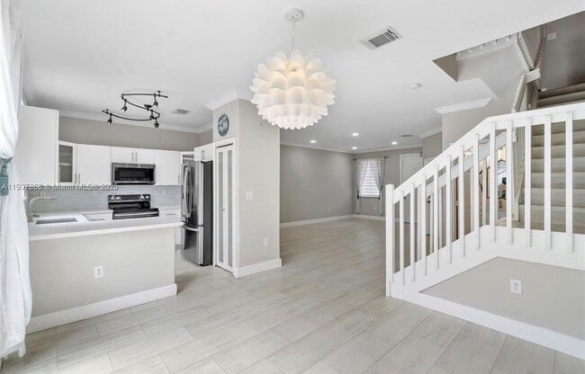 Building Photo - 7738 NW 116th Ave