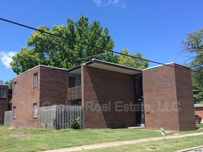 Primary Photo - 121 St Louis Rd