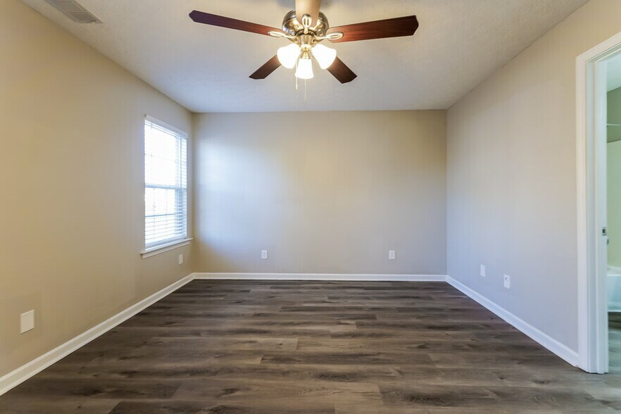 Building Photo - 210 Prescott Ct