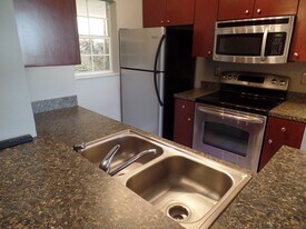 Building Photo - 2881 N Oakland Forest Dr