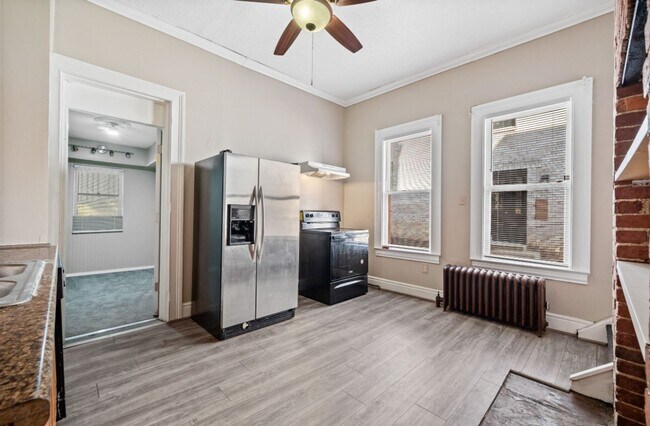 Building Photo - 259-261 N. Dithridge Street (Full Service)