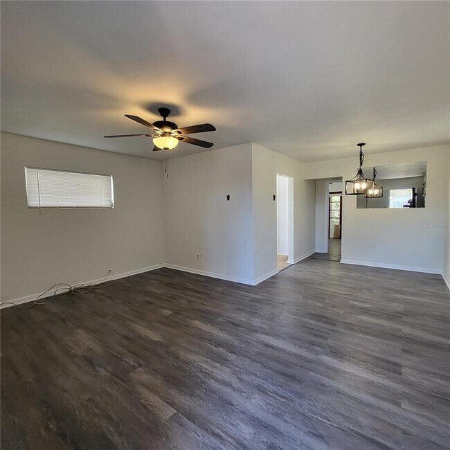 Building Photo - 223 N Mars Ave