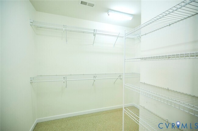 Building Photo - 315 Kingscote Ln