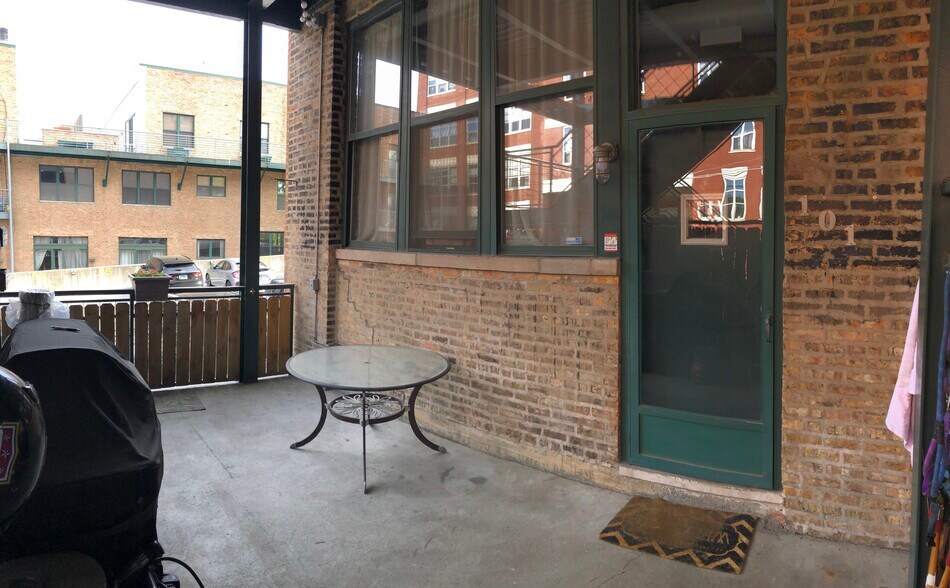Front patio - 1720 N Marshfield Ave