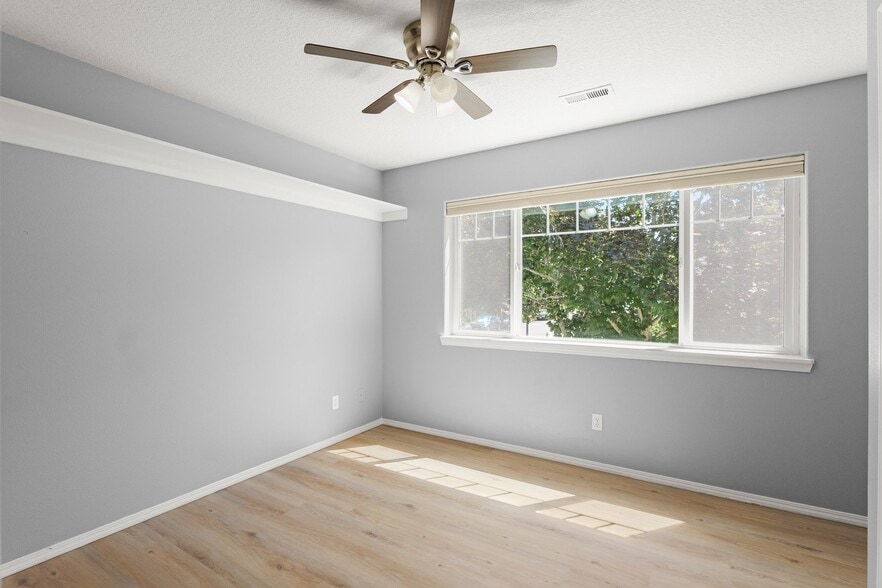 Building Photo - 793 NE 61st Ct