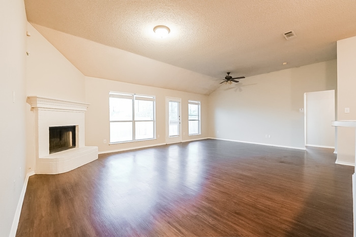 Building Photo - 616 White Swan Dr