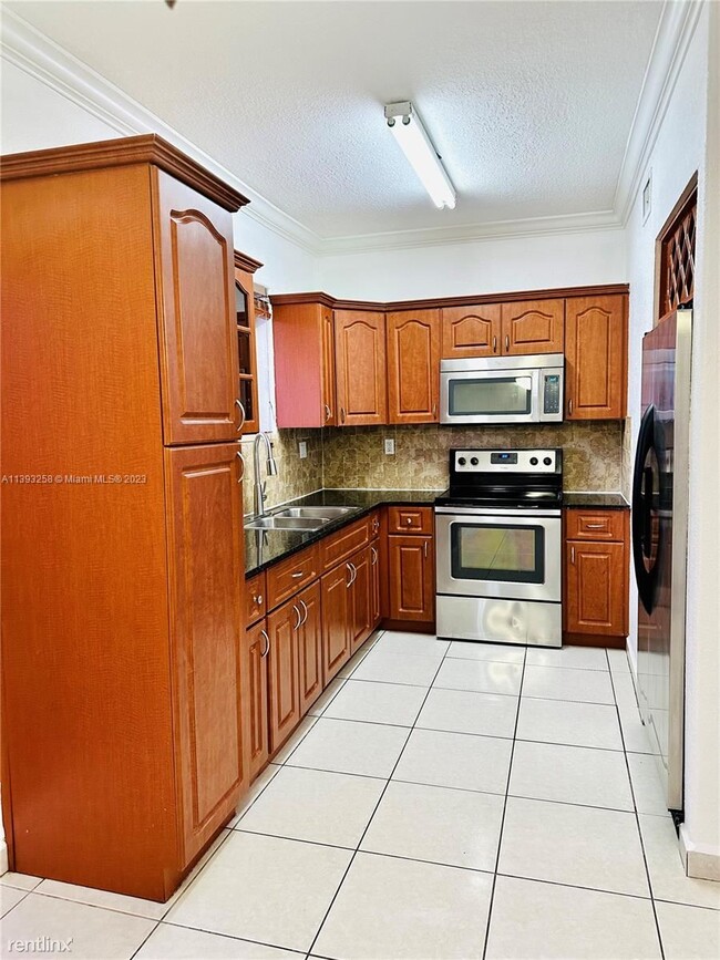 Primary Photo - 3 br, 2 bath House - 7270 NW 174th Ter Apt...