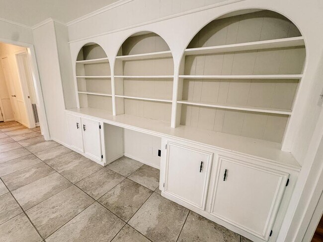 Building Photo - 504 Berkshire Ln