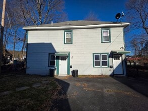 Building Photo - 83 Hudson St