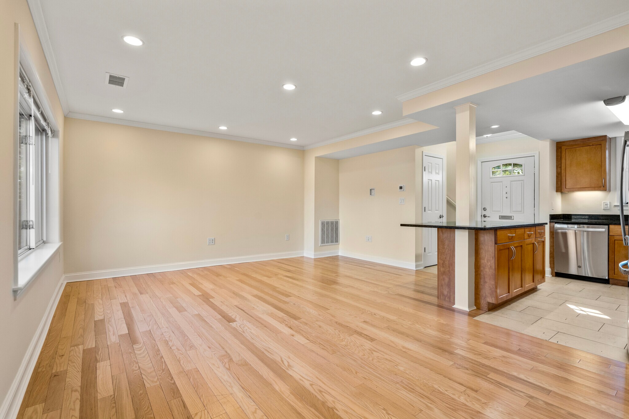 Building Photo - 107 Independence Dr