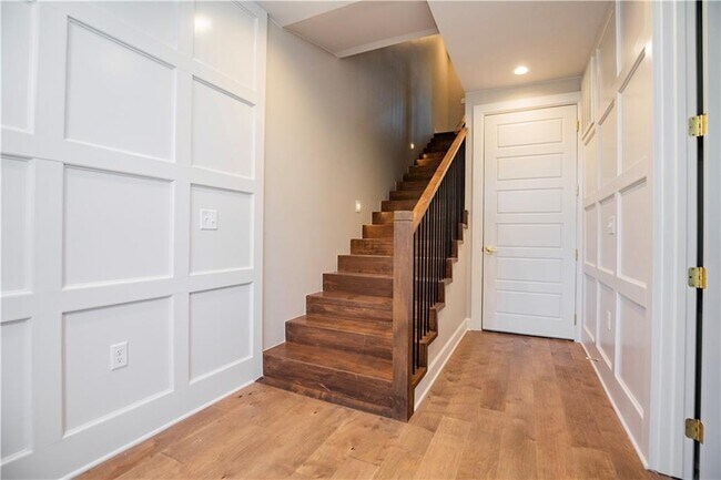 Building Photo - 4111 S Champions Dr