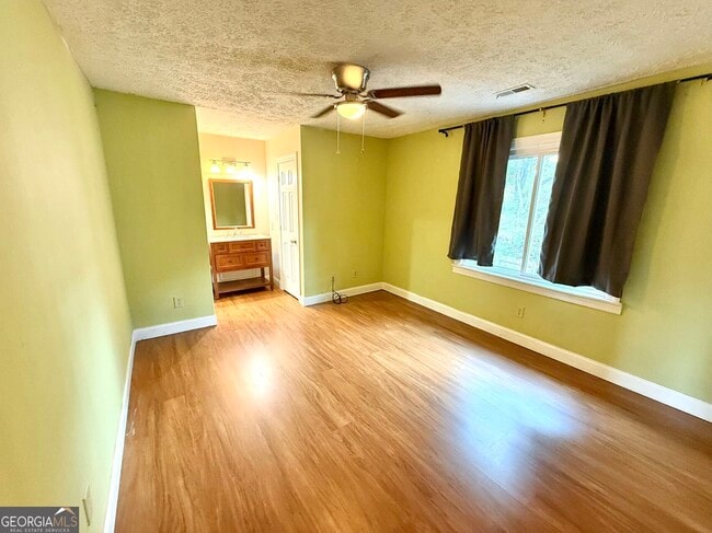 Building Photo - 1220 Kennesaw Trace Ct