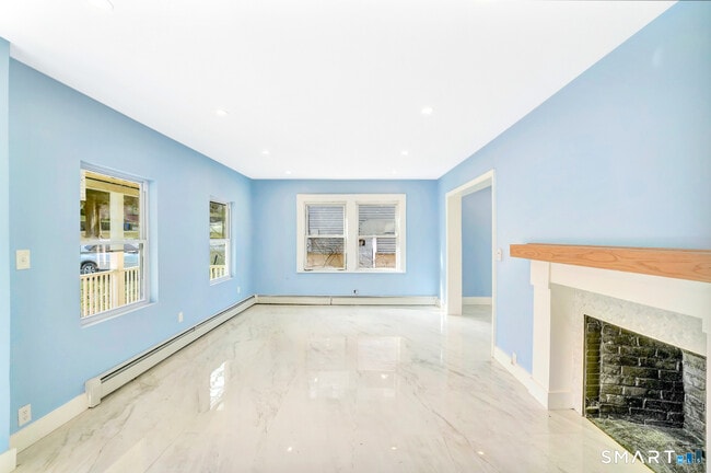 Building Photo - 341 Lincoln St