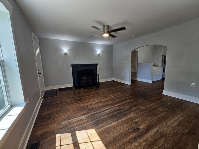 Building Photo - 6005 Medlin Heights Rd