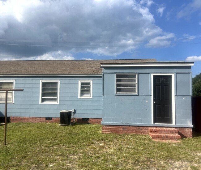 Building Photo - 124 Eastwood Ave