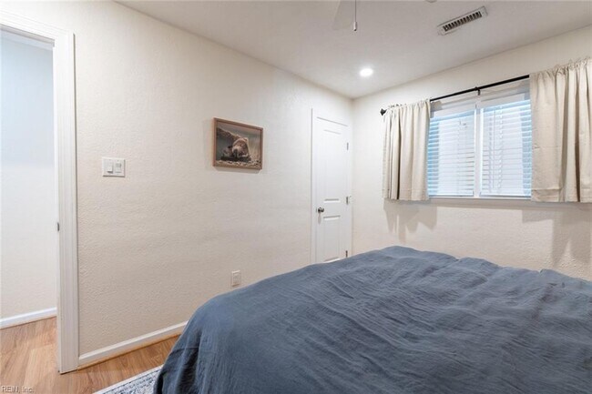 Building Photo - 820 Plainsman Ct