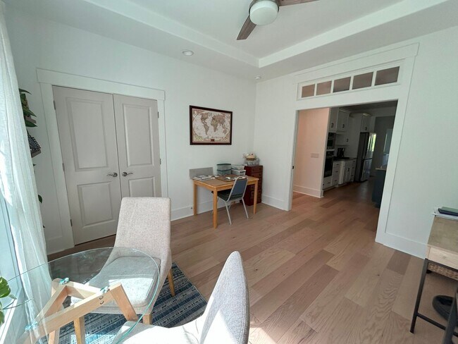 Building Photo - Beautifully appointed furnished 4 bedroom ...