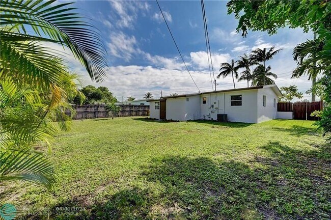 Building Photo - 5521 SW 39th St