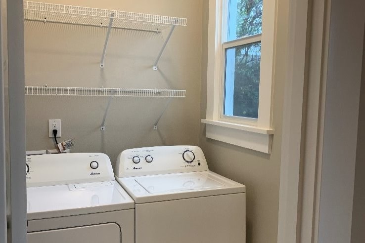 Building Photo - 1803 S Weller St