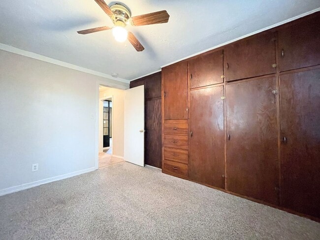 Building Photo - Affordable Two Bedroom