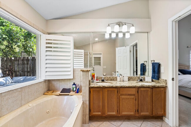 Building Photo - 3220 Tall Timber Dr