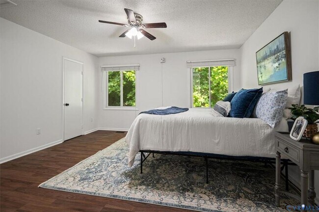 Building Photo - 3 Bedroom Townhome in Henrico!!!