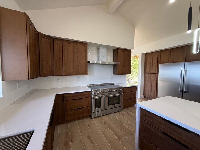 Building Photo - Newly Renovated 4 Bedroom Residence in La Jolla