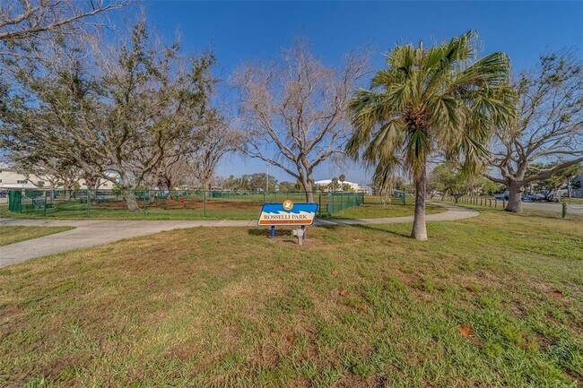 Building Photo - 11650 Capri Cir S