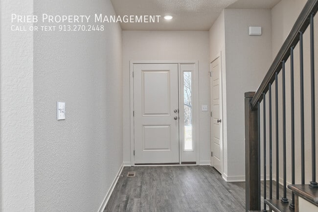 Building Photo - 3256 N 103rd Pl