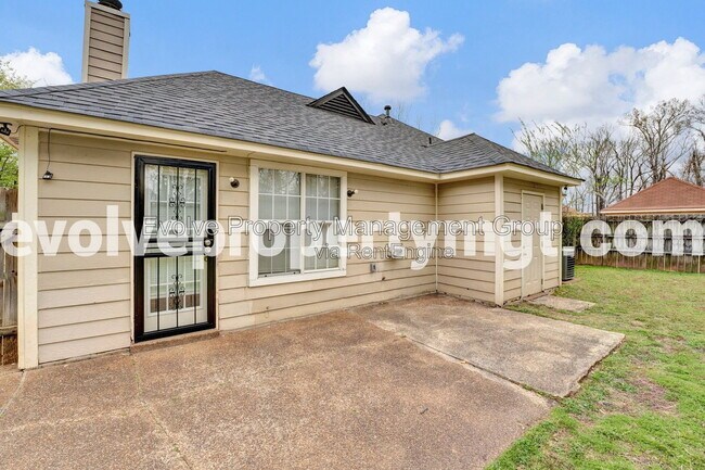 Building Photo - 3823 Twin Valley Cove
