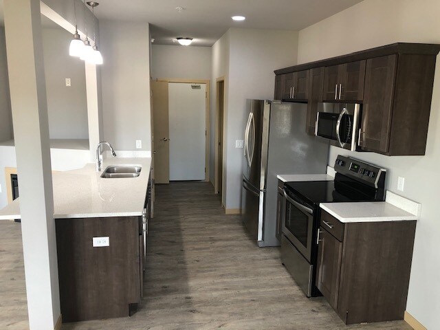 Building Photo - 6048 Driscoll Dr