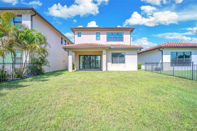 Building Photo - 855 SW 113th Ln