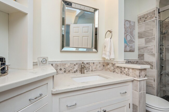 Building Photo - 4522 Parkwood Ln