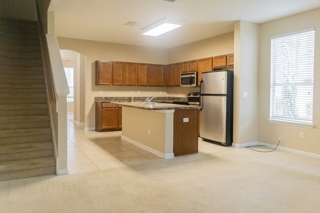 Building Photo - 625 Oakleaf Plantation Pkwy