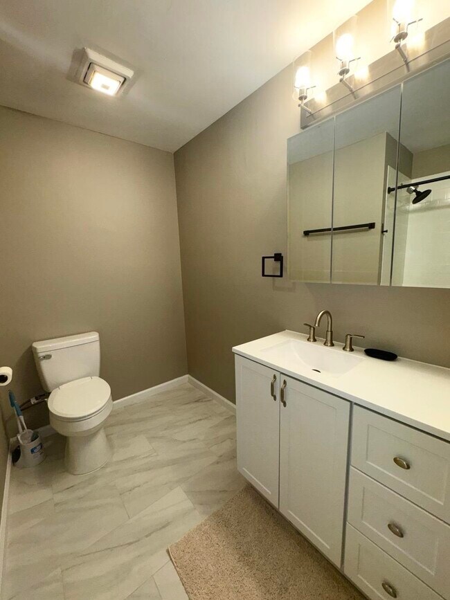 Building Photo - 1911 Grand Ave