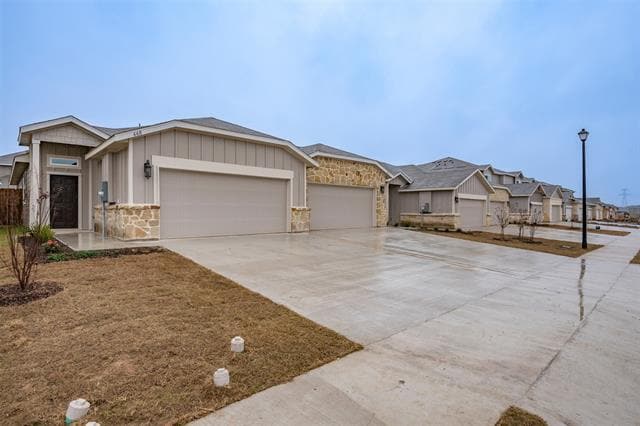 Building Photo - 660 Wheatfield Dr