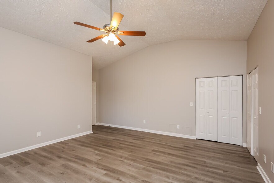 Building Photo - 923 River Rock Dr