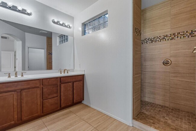 Building Photo - 9233 W Dreyfus Dr