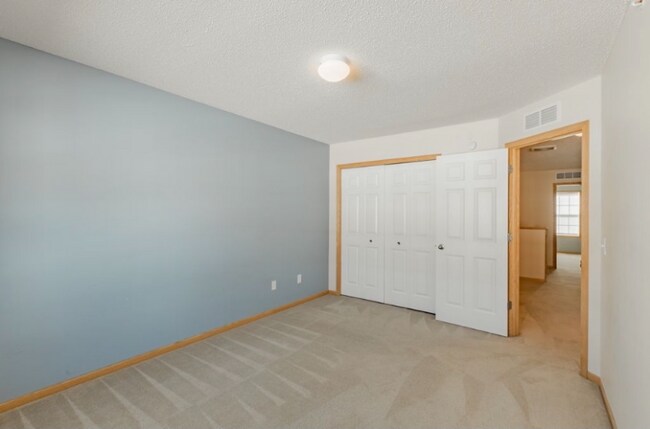 Building Photo - 1244 Chateau Ave