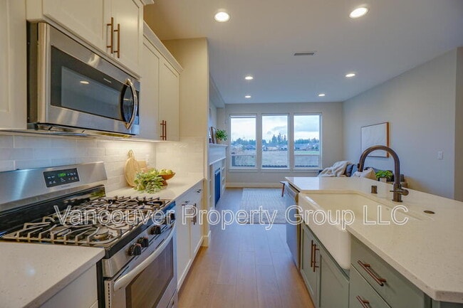 Building Photo - 11025 NE 137th Ave