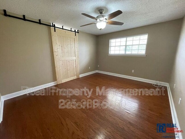 Building Photo - 5536 Parkforest Dr