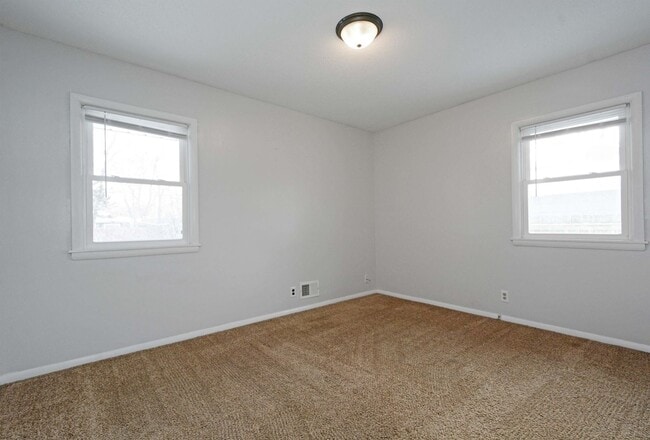 Building Photo - Charming Home for Rent in Brooklyn Center